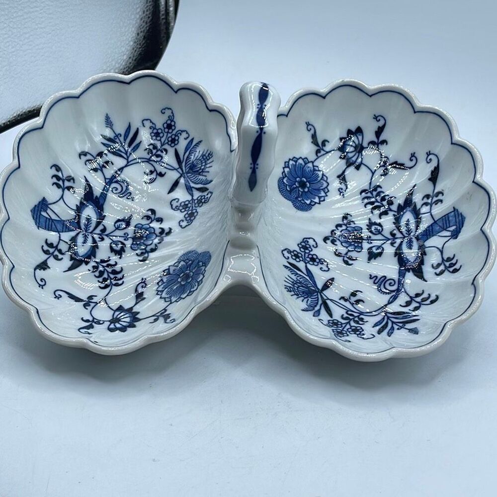 Blue Danube 2-part relish dish classic blue onion pattern. Japan